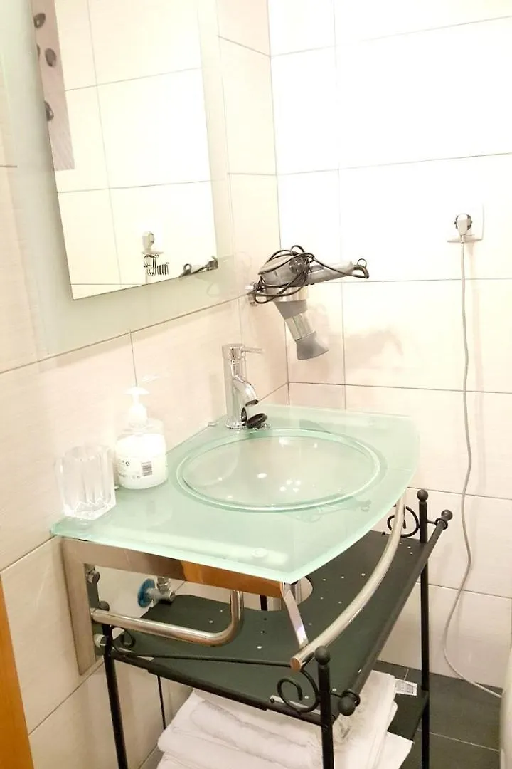Apartment R. Do Salvador Lizbona 0*,
